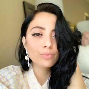 Meet your Posher, Laryssa